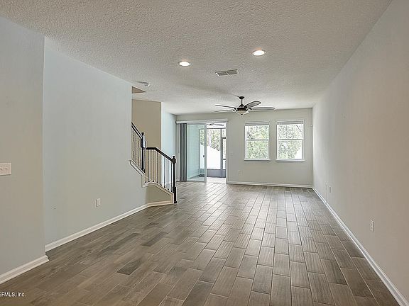 3rd image of 253 Servia Dr