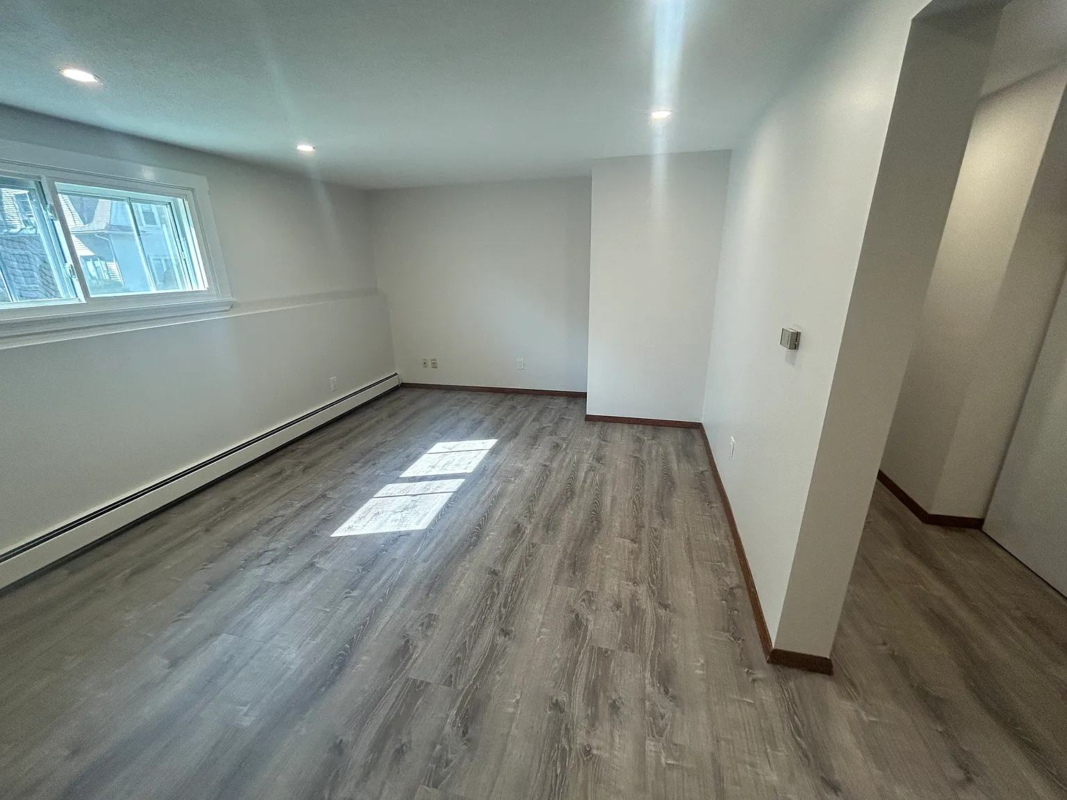 2 bed, 900 sqft, $1,800 — Photo 2