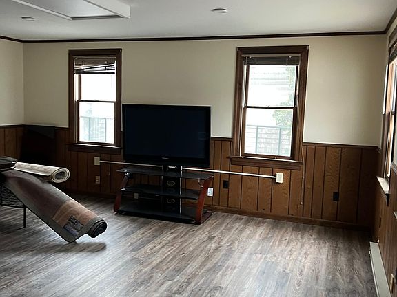 4th image of 364 N Courtland St #1