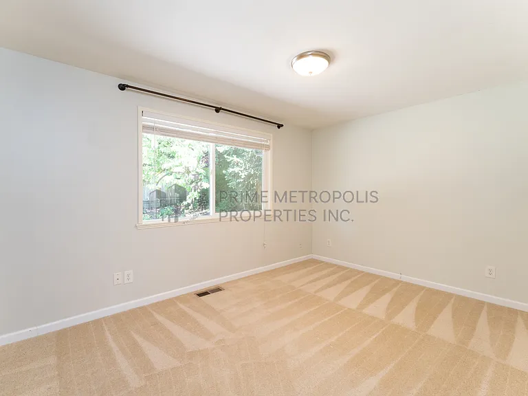 16428 SE 16th St — Photo 16