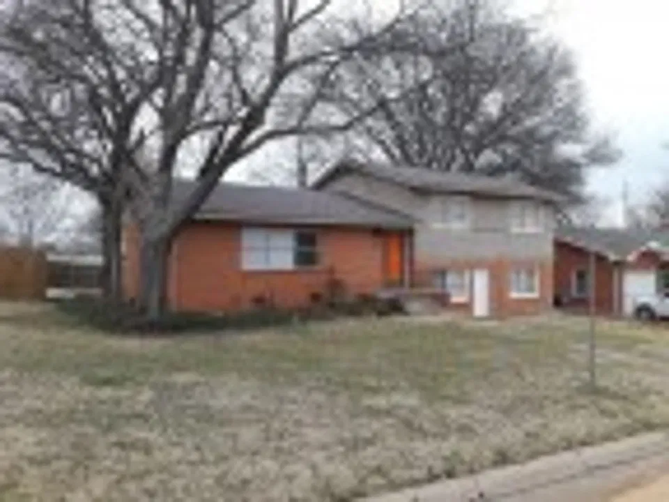 2224 W Admiral Rd