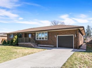 1550 Roxborough Blvd, Windsor, ON N9B3H3