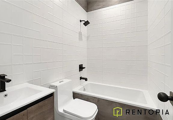 5th image of 725 Metropolitan Ave #2J