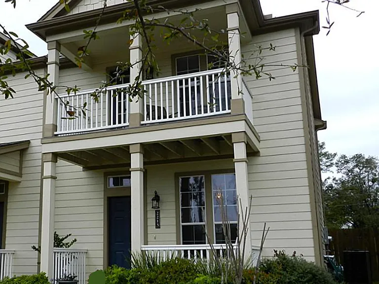 2215 Walnut Fair Ln — Photo 1