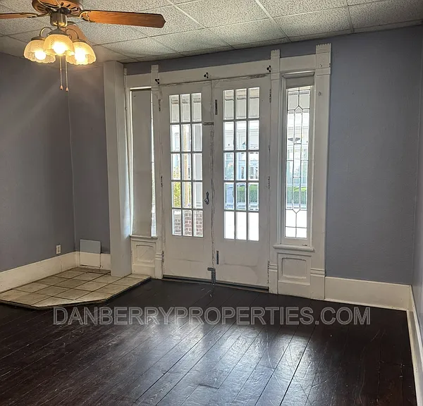 134 W Tiffin St #B — Photo 8