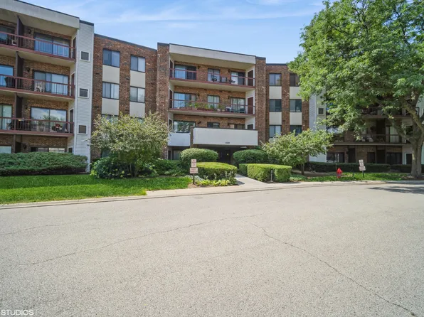 1500 Harbour Dr APT 2K, Wheeling, IL 60090