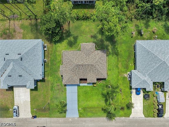 5th image of 4621 30th St SW