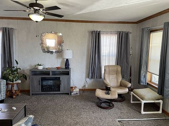 4th image of 388 Birchwood Dr