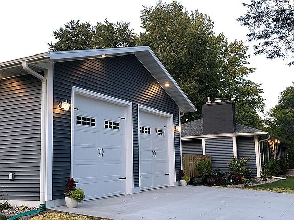 3rd image of 219 6th Ave SE