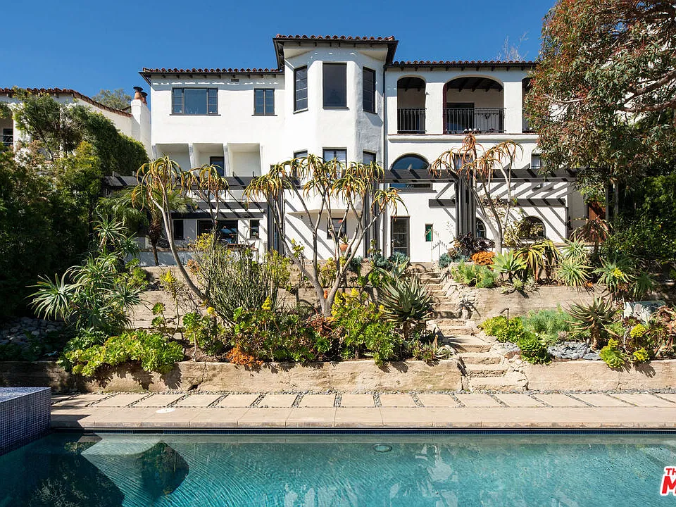 2232 Moreno Dr