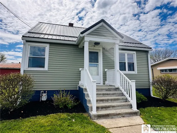 17 N Serval St, Dunkirk, NY 14048