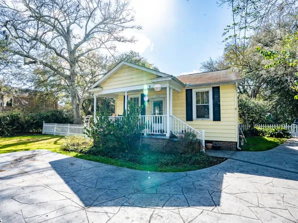 1235 Ashley Hall Rd, Charleston, SC 29407