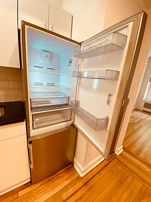 Rented by Metropolis Real Estate of Manhattan | media 11