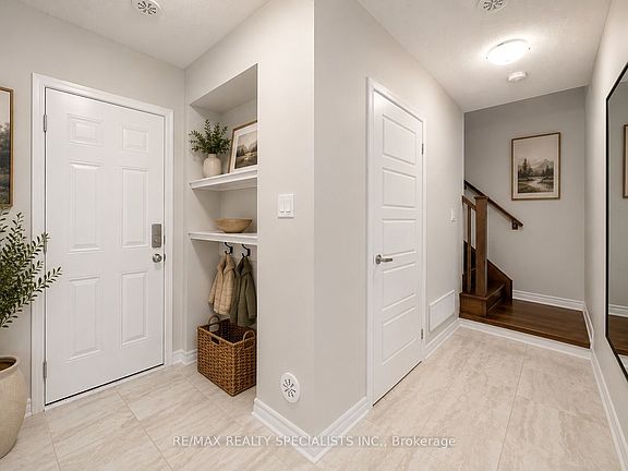 3rd image of 510 Bellflower Ct