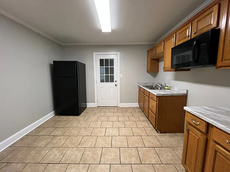 2521 Chestnut St — Photo 5