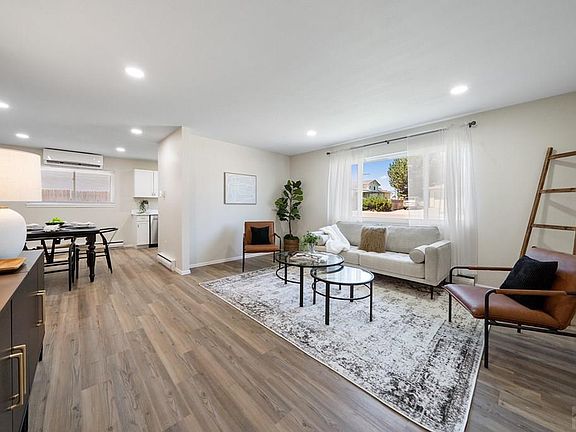 2nd image of 2040 Oakwood Ln