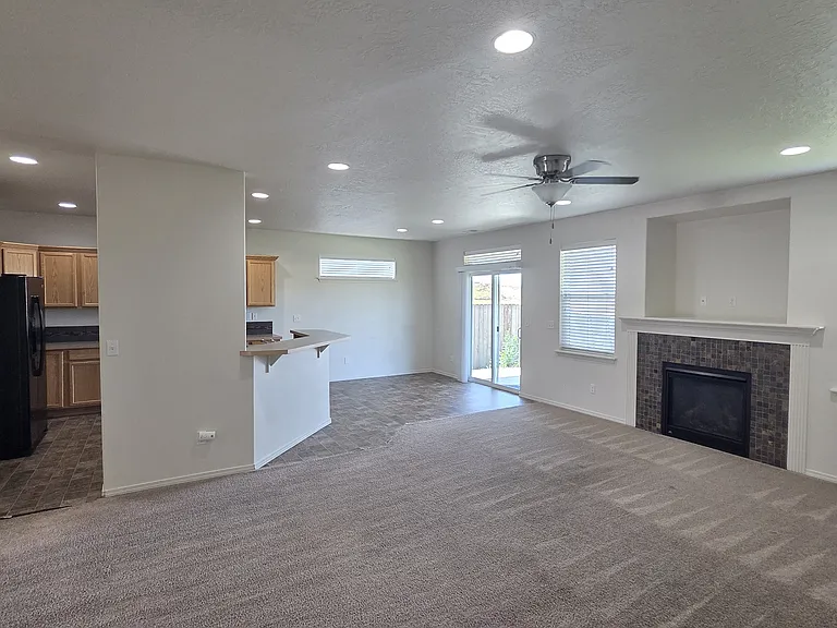 1430 SW Greeley St — Photo 5