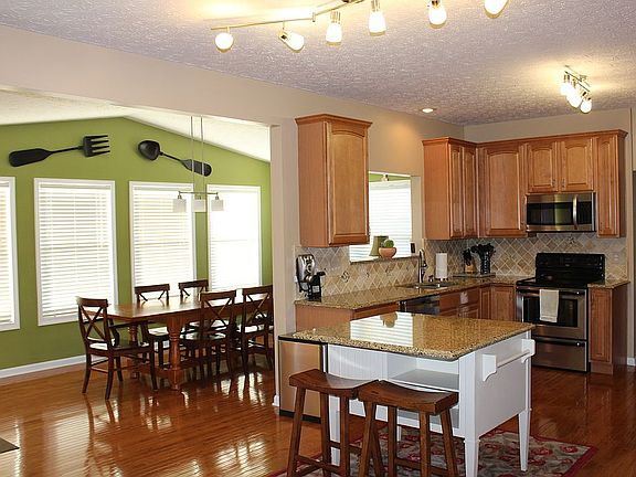 4th image of 5429 Emilys Oak Ct