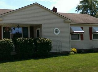 11301 Riveredge Dr, Parma, OH 44130