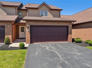 819 Carriage Ln, Lewiston, NY 14092