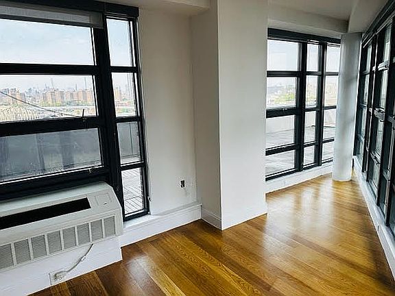 3rd image of 131 Alexander Ave #4A