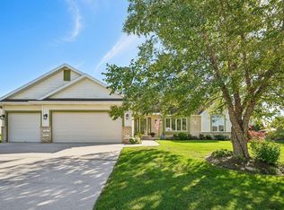 281 Louvain Ln, Belgium, WI 53004