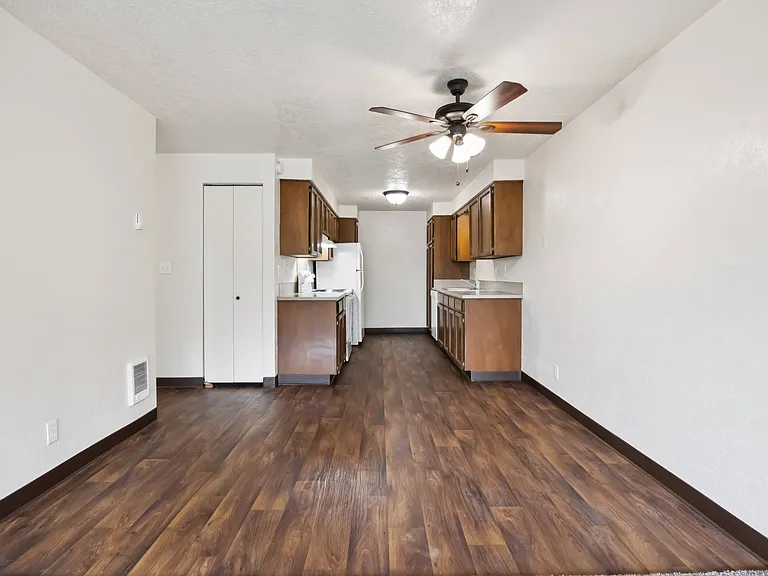 Fairmount Park Apartments — Photo 14