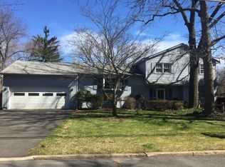 10 Kayeton Rd, Allendale, NJ 07401