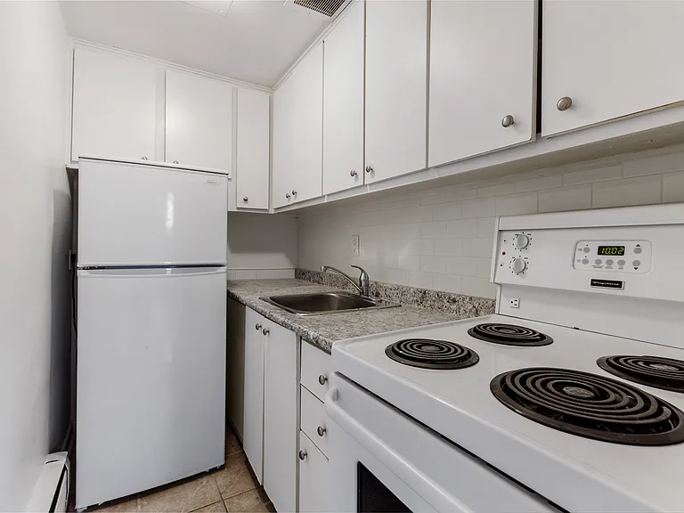 335 Cooper St — Photo 33