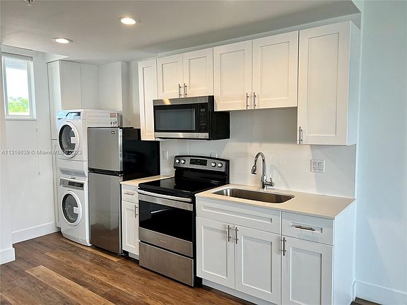 4th image of 141 NW 16th Ave #17