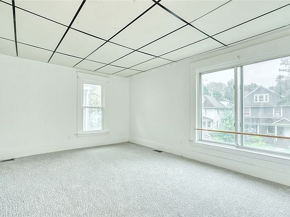 4th image of 224 Cedarwood Ter
