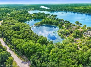 6140 Pontiac Trl, West Bloomfield, MI 48323