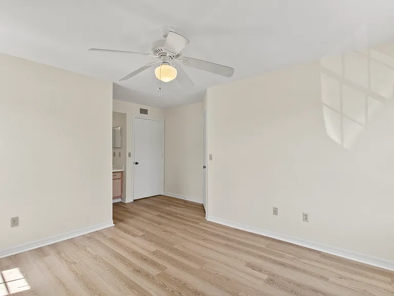 7330 Westpointe Blvd #421 — Photo 18