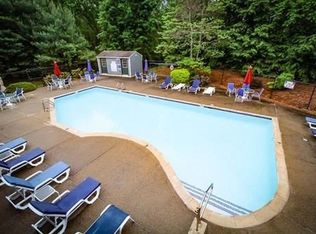 89 Weatherstone Dr, Worcester, MA 01604