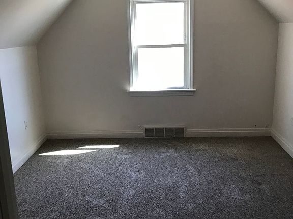 5th image of 8834 Burlington Ave #W