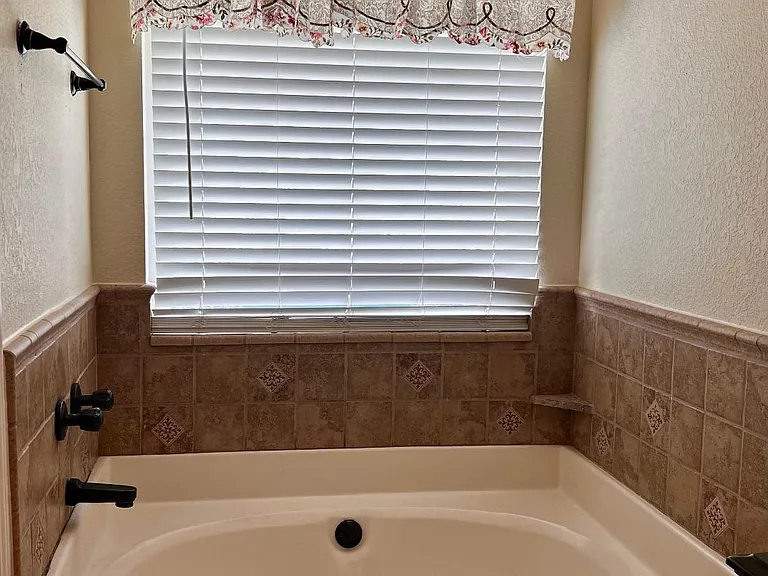 Master Bath - Garden Tub