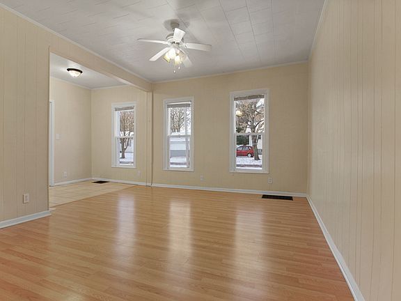 3rd image of 202 W Lincoln St