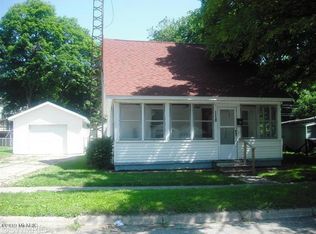 118 W Alexander St, Buchanan, MI 49107