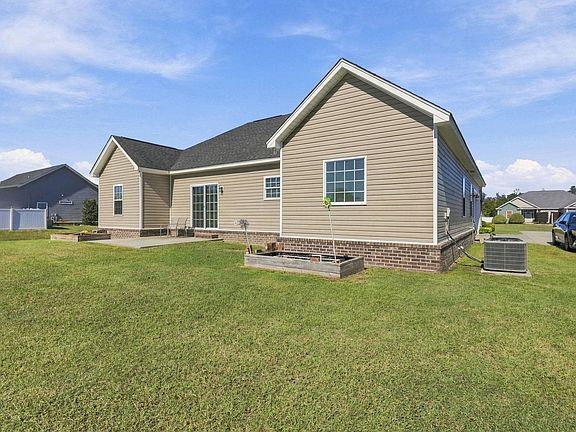 4th image of 188 High Meadow Ln.