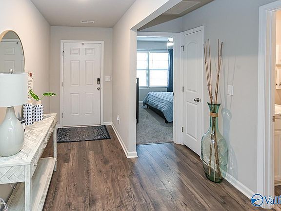 5th image of 118 Hank Ct