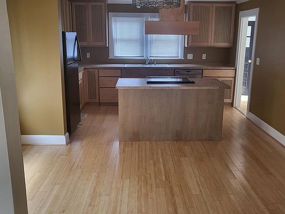 2nd image of 4215 Poplar Tent Rd
