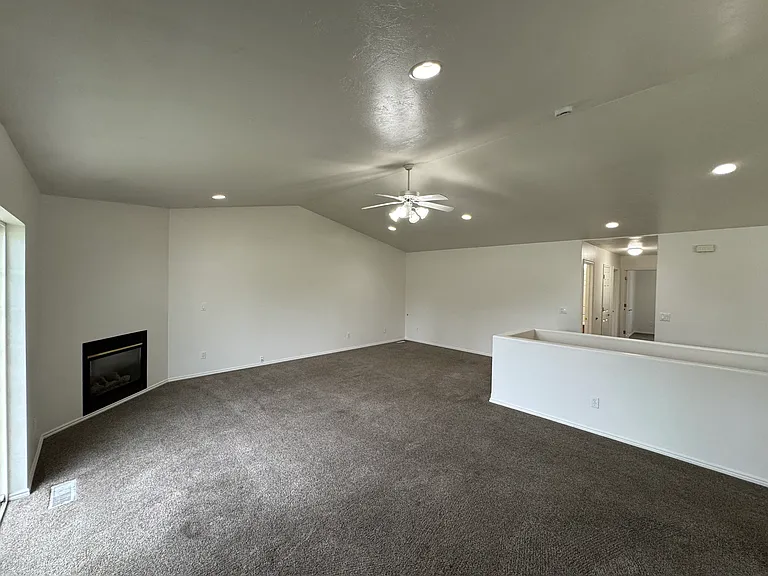 3486 Obryant St — Photo 4