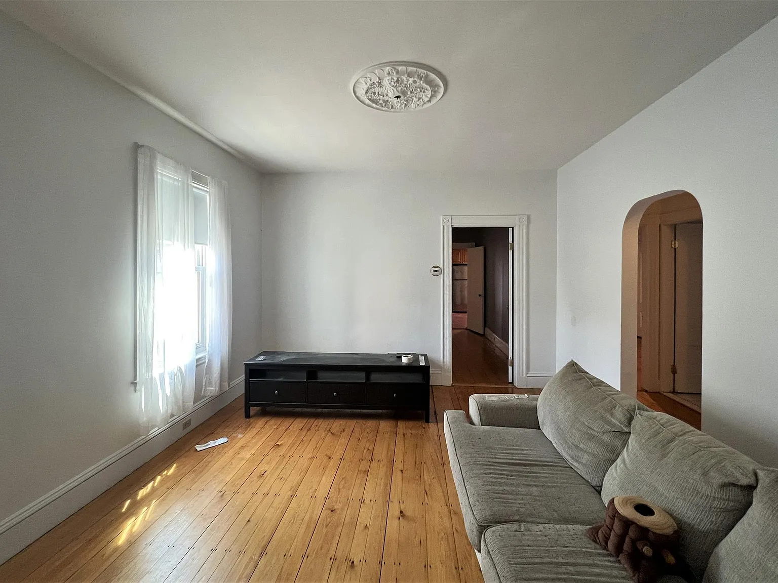 1 bed, 570 sqft, $2,750 — Photo 3