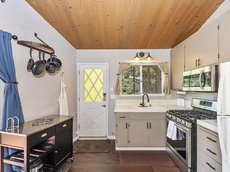 28393 Larchmont Ln — Photo 6