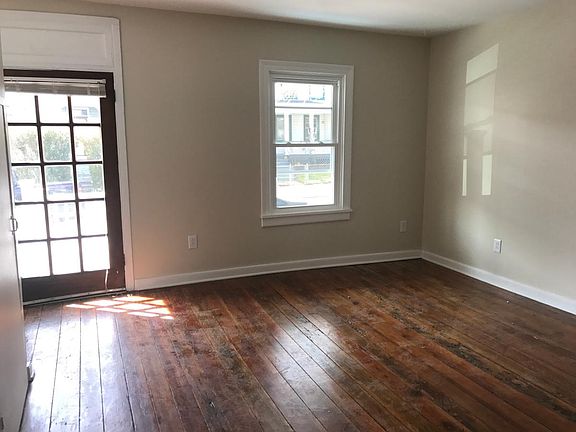 2nd image of 505 S Laurel St