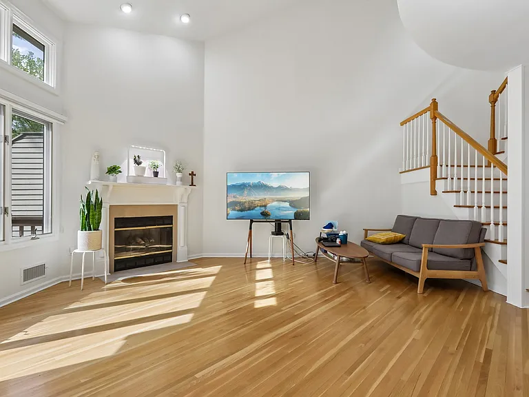 79 Lakeview Dr — Photo 5
