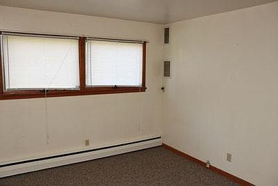 5th image of 612 W Elm St APT 2