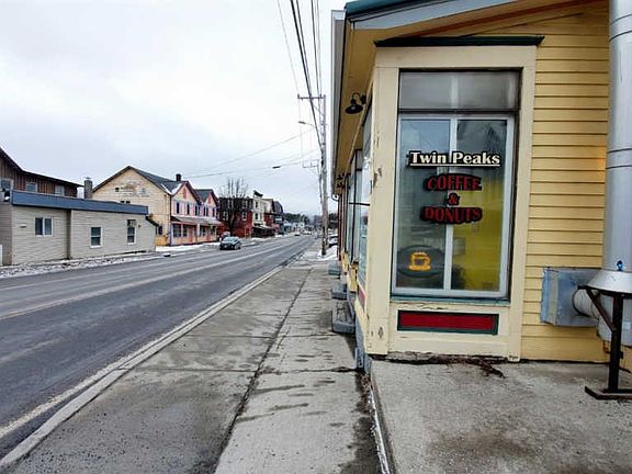 3rd image of 5950 Main St