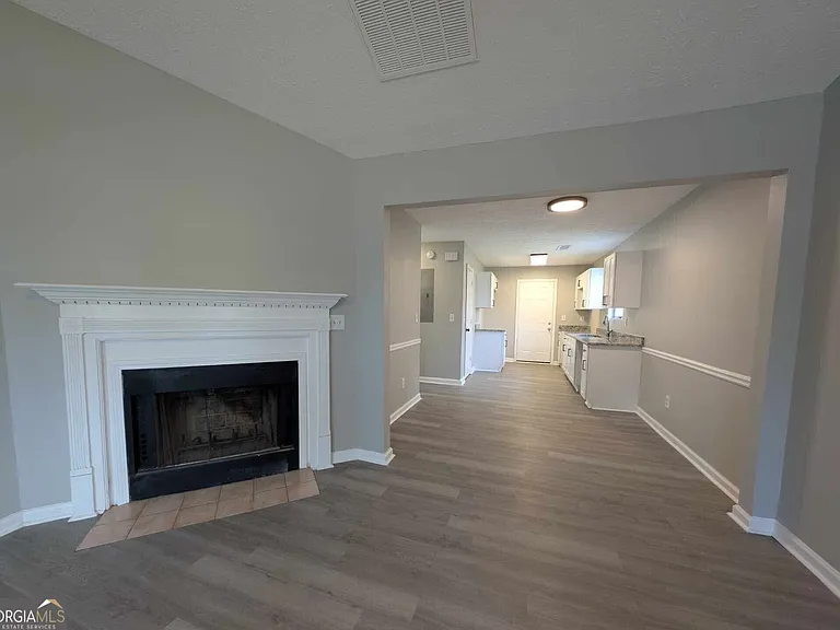 136 Tuscany Ln — Photo 16