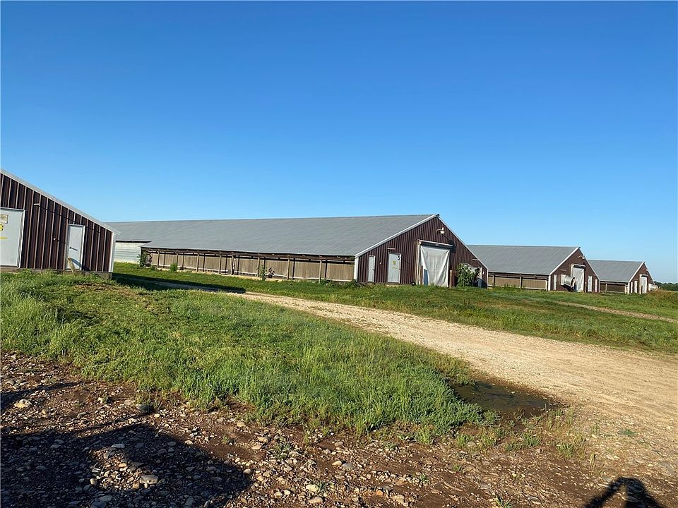 2nd image of 2460 Bailey Rd